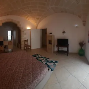 Domus Astra , Brindisi Italië